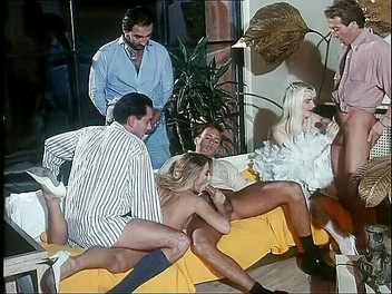 Xtime Network: Semua orang mengongkek semua orang