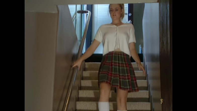 Bewitched!: En ung blondin med en vacker fitta knullad hårt av...