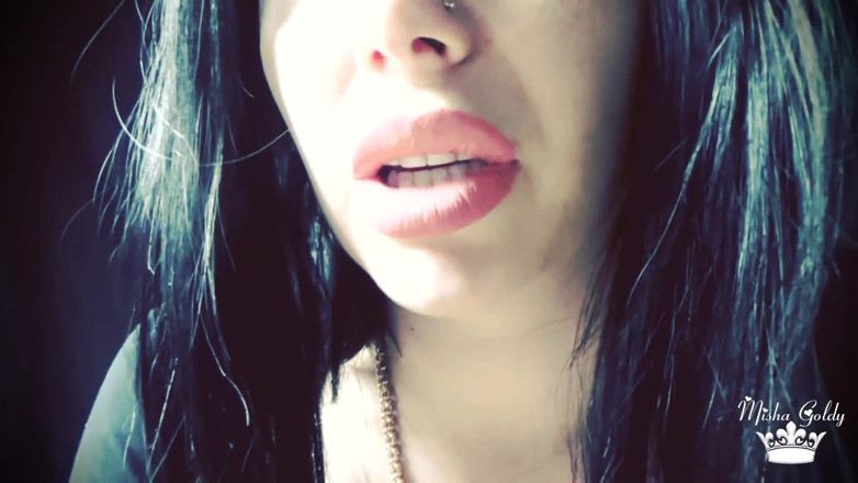 Goddess Misha Goldy: I miei baci pov ti faranno venire ASMR