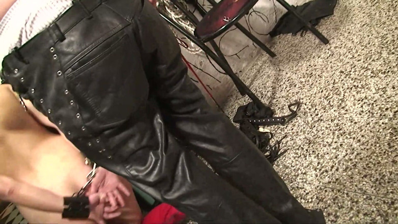 Fetish Desire: Доминирующий мужик наказывает ее рабыню