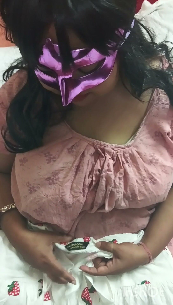 Desi Masti time: Nuera en la cama con su suegro a espaldas de...