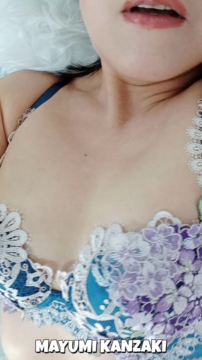 Mayumi Kanzaki: เซสชั่นถ่ายภาพเดือนมิถุนายน: ชุดชั้นในและหัวนม