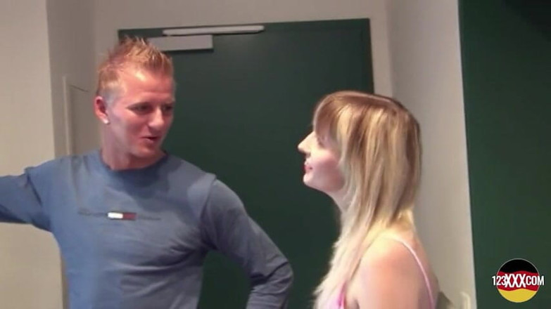 123XXX - 100% Amateurs: Sweet Blond Babe Knows How to Suck This Huge Dick