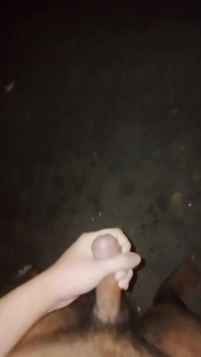 KrakenTwink: andhere men sautele pita ki pratiksha kar raha hai. sarak...