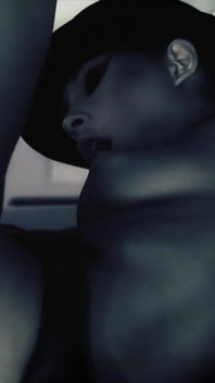 Amabella mencuba strap-on dengan Nelly Sullivan