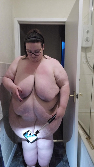 SSBBWLadyBrads: Cân khỏa thân vào cuối tháng 8