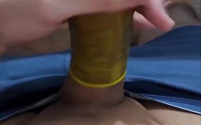 Lkdick8: Coli pakai kondom brasil