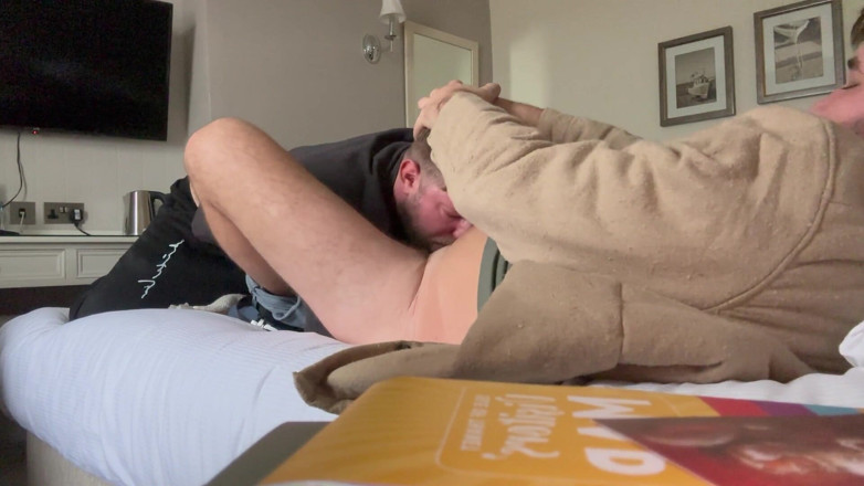 GlennandSonny: Hotel Head