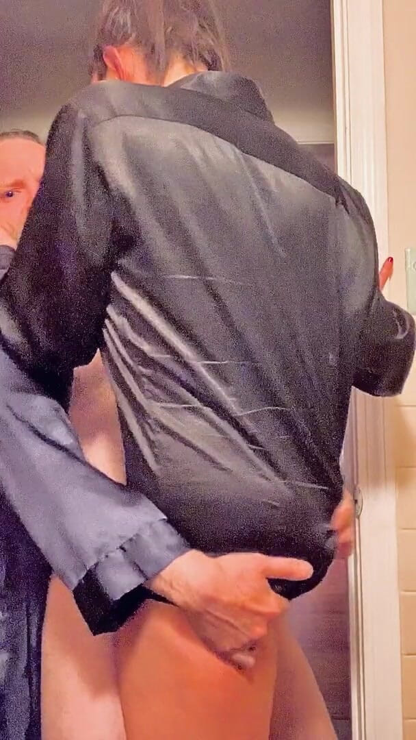 Satin Fetish King: Satin lutschen und fick-session mit wunderschöner milf