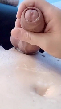 Lelaki Pondan memancut mani untuk awak dua kali berpantat besar