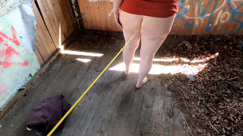Bouncy Tits Action: Naked Crotch Rope Walk on Veranda