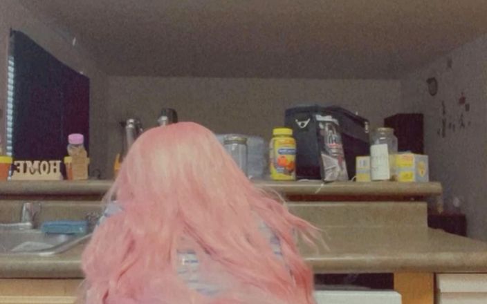 Goddess Cinnacx Realm: Kijk hoe ik zonder slipje werk in mijn keuken