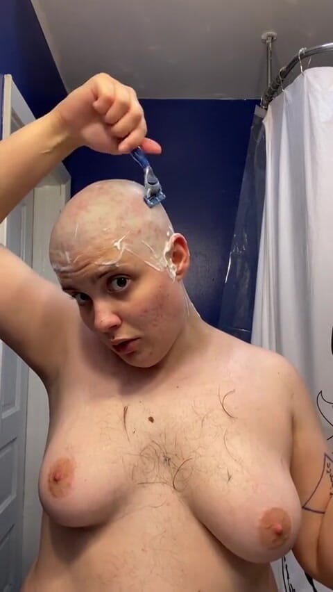 Adama Daat: Prostituta sem pelos: ficando completamente careca e sem sobrancelhas com...