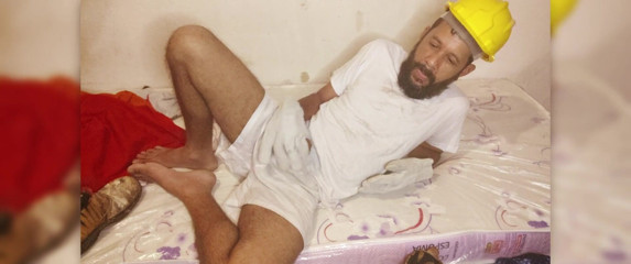 Stink HairyMale: Cumming on white shorts