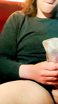 Knulla en leksak på min soffa