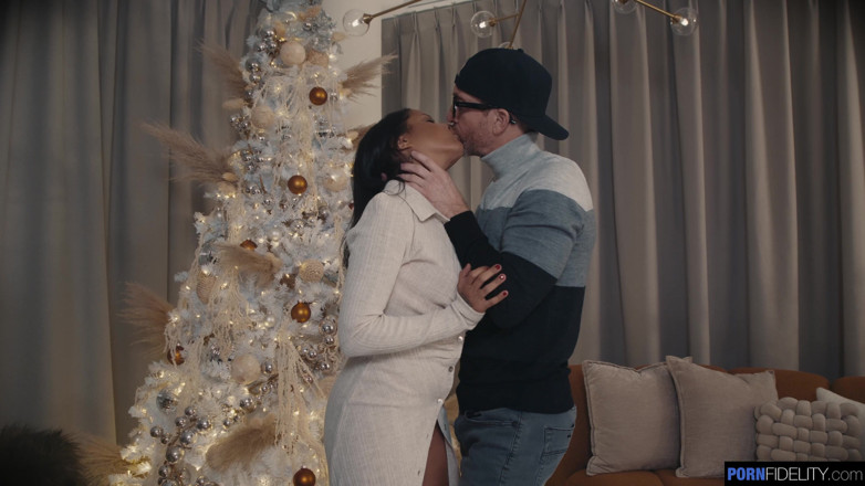 Pornfidelity: Pornfidelity - Nina's White Creamy Christmas!