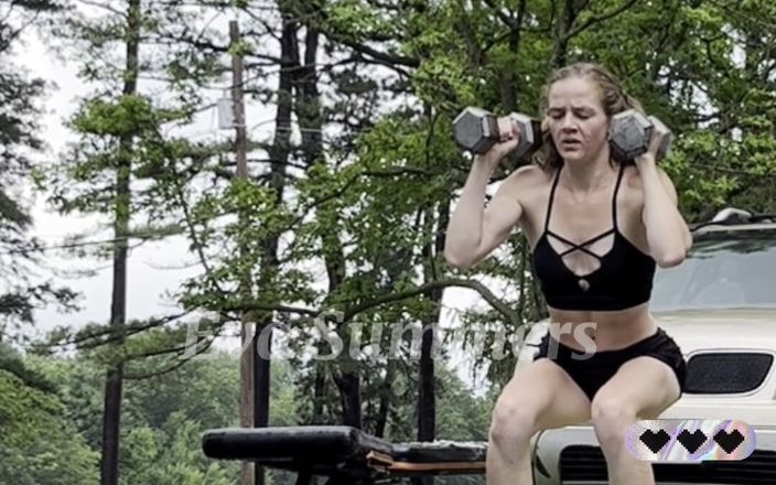 EvaSummers: Eva Summers 2025 June Squats | Genuflexiuni &amp; propulsoare | Refuzare Stai pe bancă...