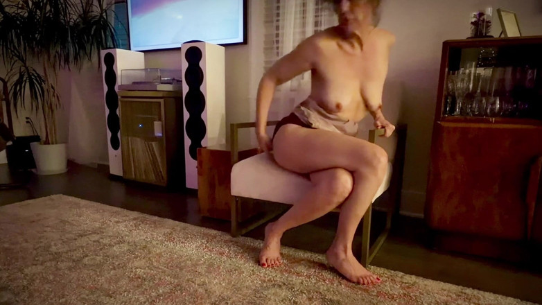YourFavoriteMommy: Alone and Horny