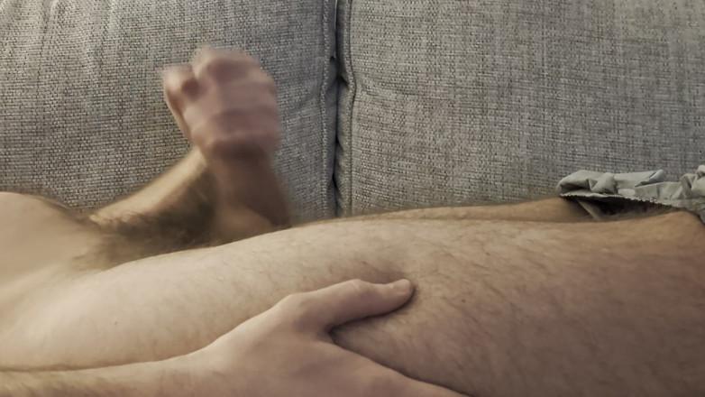 Rookie Numbers: Pojď si se mnou honí!! Solo Sofa Wank s výstřikem.