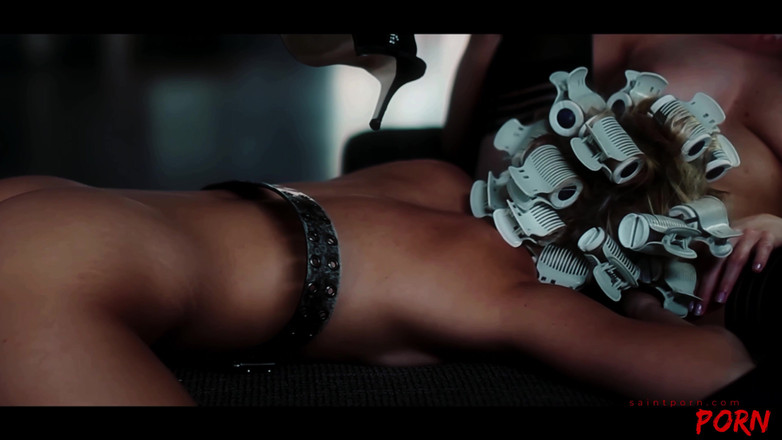 SaintPorn: Kate Menjadi Pesta Seksual Untuk Keinginan Blue Angel