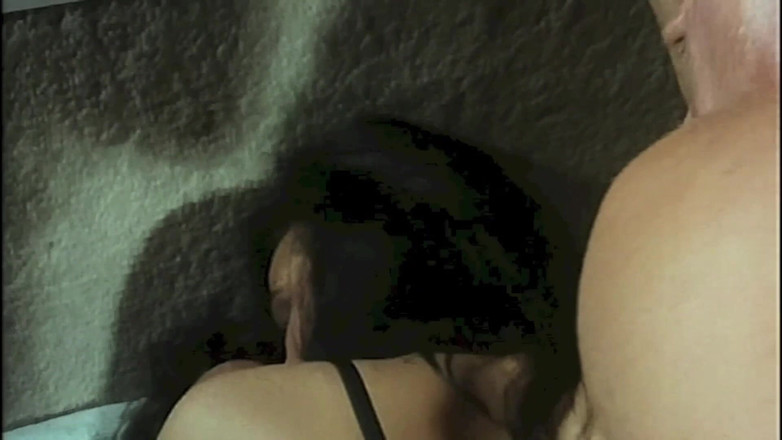 Inthe MILF room: Orgie met de meest iconische pornosterren van de jaren 90