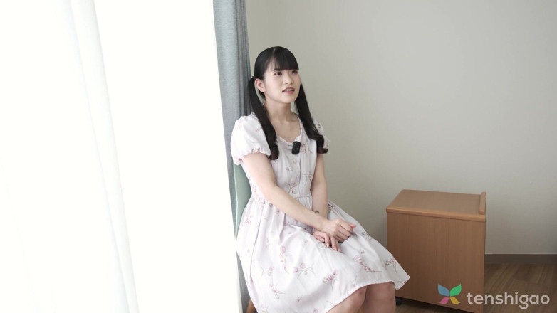 Tenshigao: J-pop 아이돌 스미레 미즈노의 첫 포르노 장면
