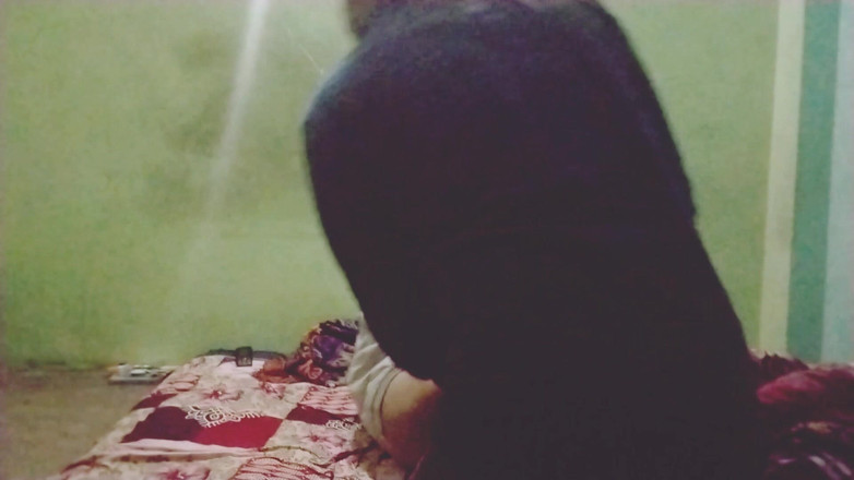 Chandan Singh: Indiancă Bhabhi însetată