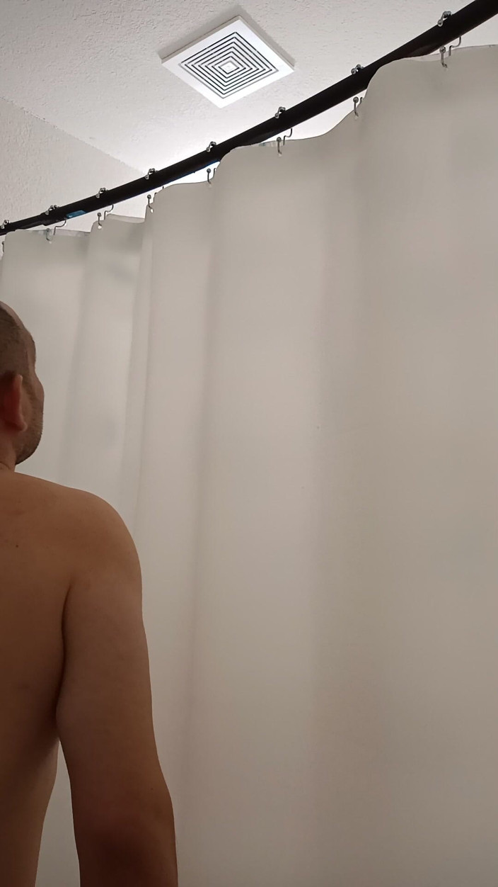 Brandon Lee: Olahraga air, mandi, dan rosebud