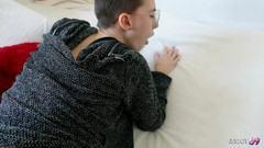 Scout69: Niemieckie okulary Shor Hair Nerd dziewczyna Lia Louise Get Hard...