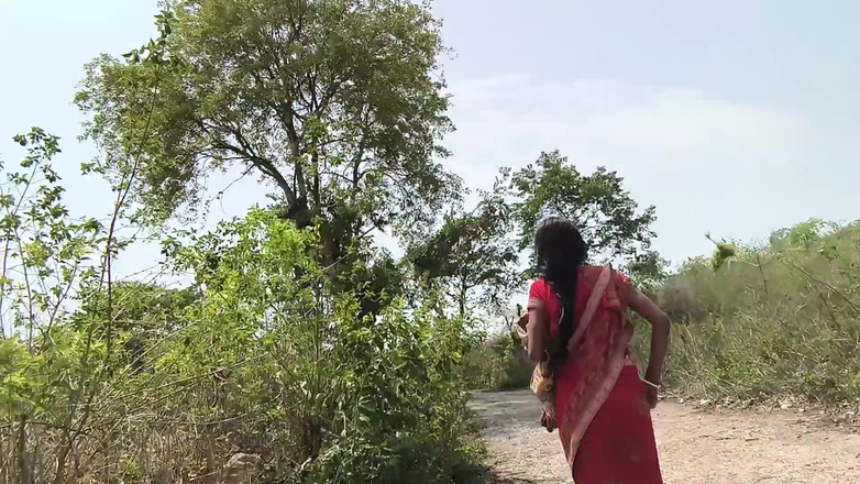 Poonambhabhi village: 핫한 기르프렌드 XXX 비디오