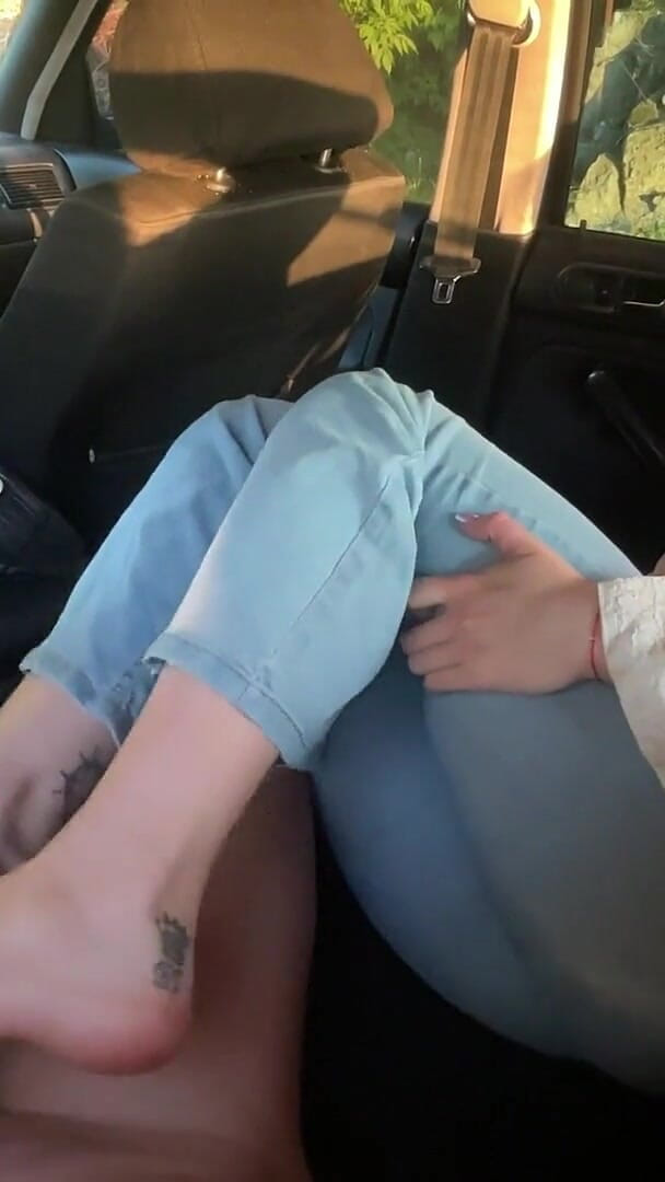 HotPrincessUA: Outdoors Blowjob &amp; Footjob: Cheating with BFF