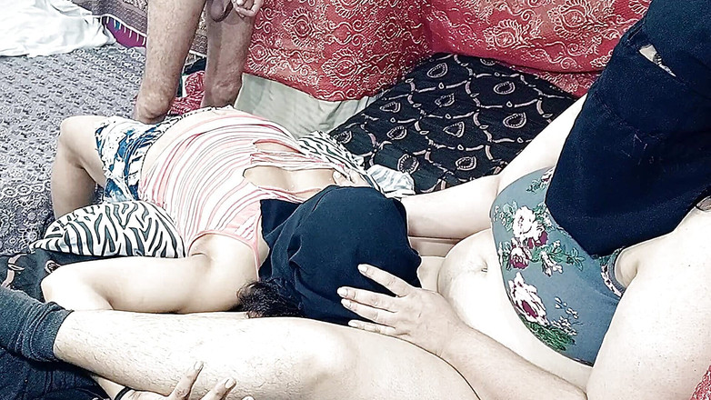 Netu: Жесткий секс трахаю киску с Sara в миссионерской позе с громкими стонами и сексом в тройничке дези