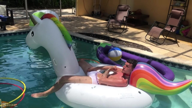 CocoDorm: Gio Valentine - Summer Sun Solo