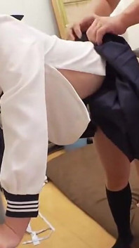 Bellezas que se ven geniales en uniformes. 6