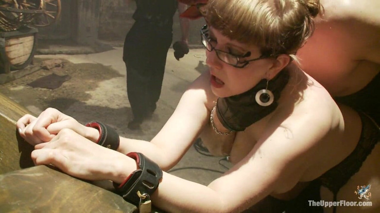 The Upper Floor by Kink: La dissolutezza geminisa