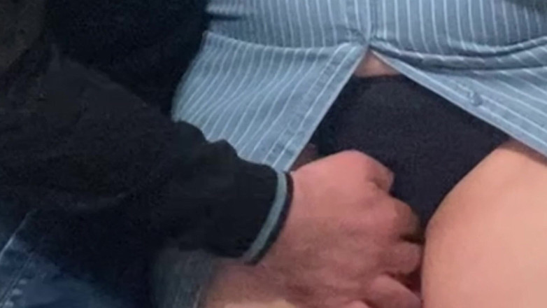 Niki studio: 变态老头在地铁用手指手淫阴部