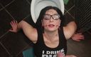 Toilet Mommy: 本物の小便slusweは、喜びのために、尿を飲み込む。