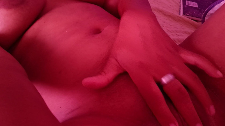 Jacke24: Se masturber mince devant une webcam