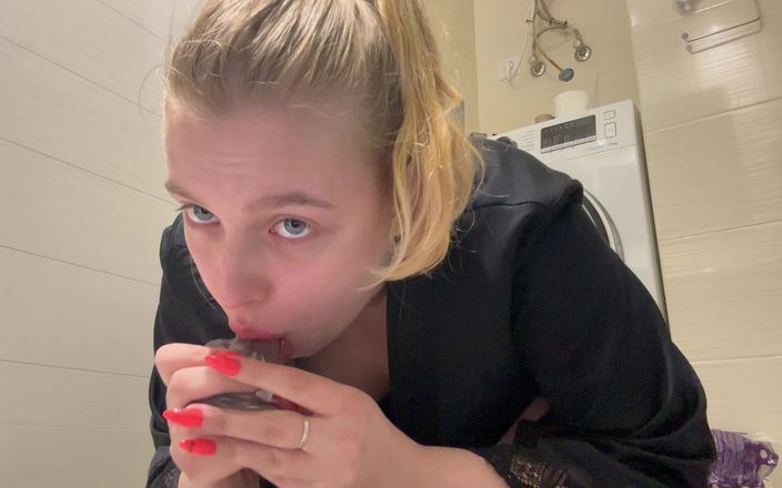 JuiceLussie: Crazy Blowjob with a Lot of Saliva