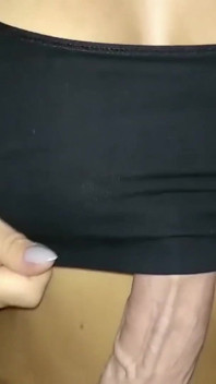 Hermanastra se negó a follarme pero le ofreció una gran paja con las tetas