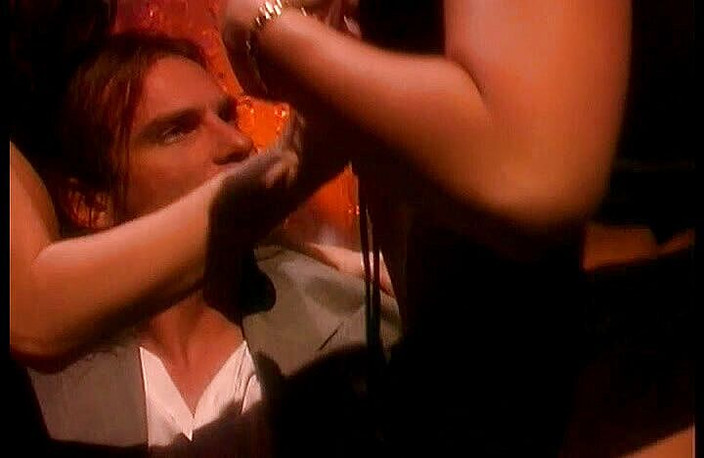 Perfect Porno: Dvě sexy děvky s nádhernými tvářemi mají trojku se svým šéfem