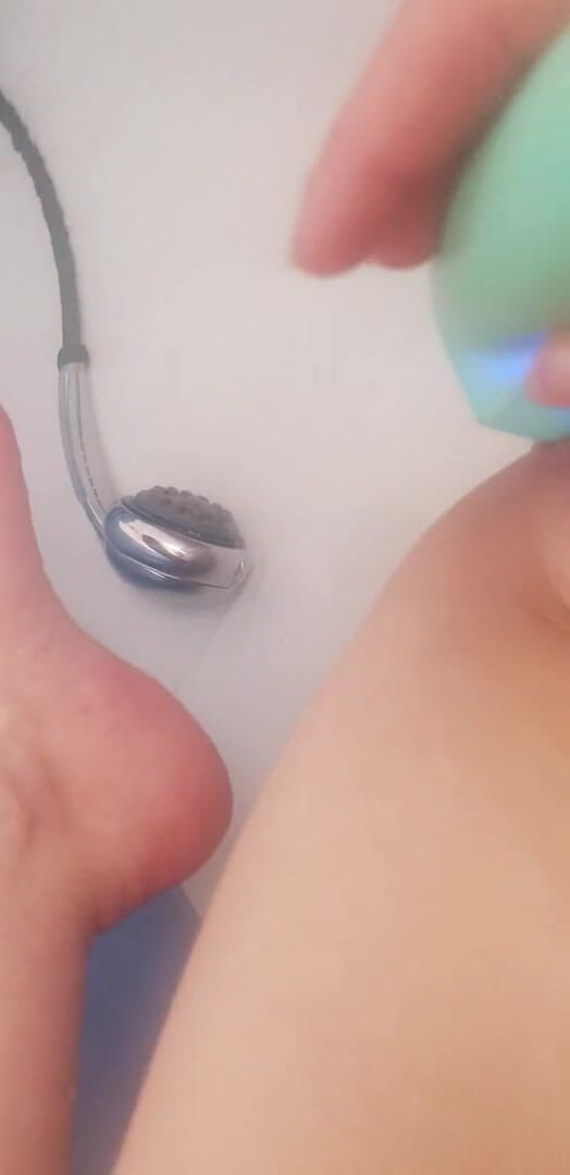 Wet and dirty: 我的阴户喜欢玩