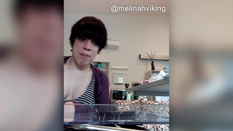 Melinah Viking: Coli di rumah bareng aku