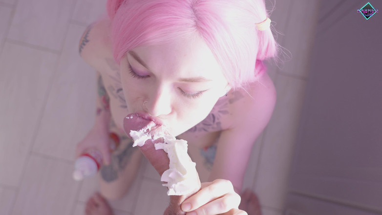 Karneli Bandi: Food Porn &amp; Blowjob berair di dapur