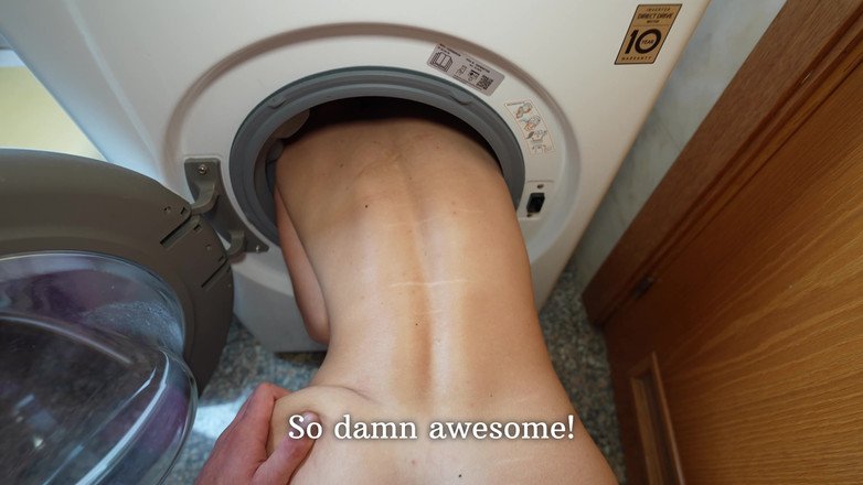 Alexa Poshspicy: POV: 義理の妹が洗濯機に閉じ込められています。アナルに挿入してみました。アナル潮吹き