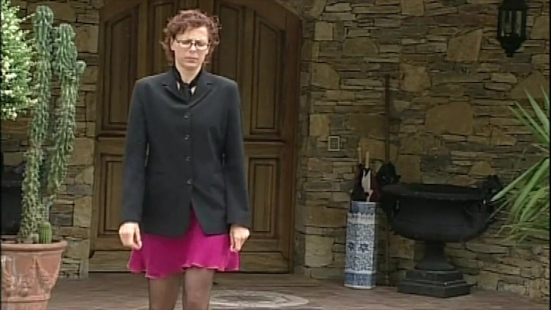 Inhonorof porn: He's Fucking His Lover at Home When the Wife Arrives