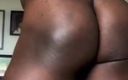 Black mature kinky muscle: Duży czarny kulturysta konserwacja butt i solo dildo ride