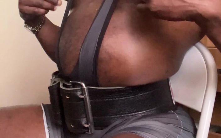 Black smoking muscle stepdad: Smoking Muscle Tit Pump &amp;amp; Big Oiled Bodybuilder Butt Prostate Play