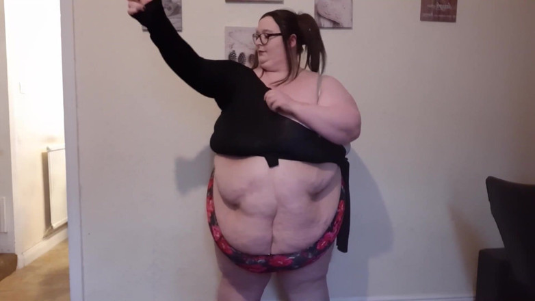 SSBBWLadyBrads: SSBBW destroys and rips body suit - 7XL
