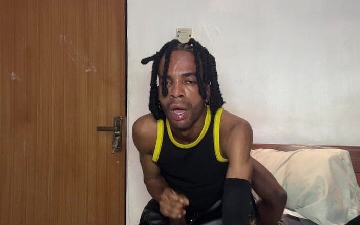 YungthugM: Người làm vườn của tôi có một con cặc lớn!!!!!